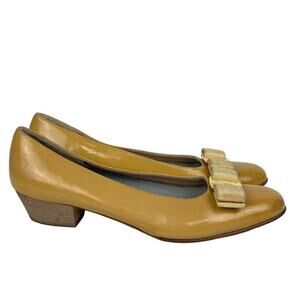 SALVATORE FERRAGAMO Vera Bow Patent Pump  6 B